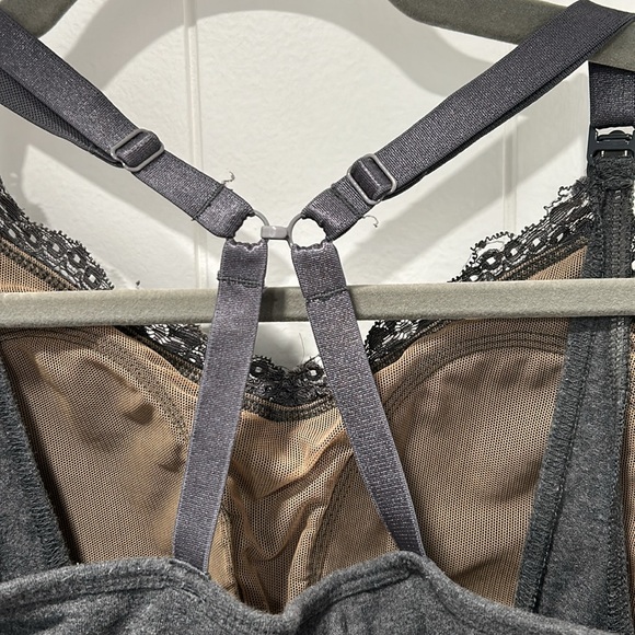 Jessica Simpson maternity and nursing set - Picture 11 of 12